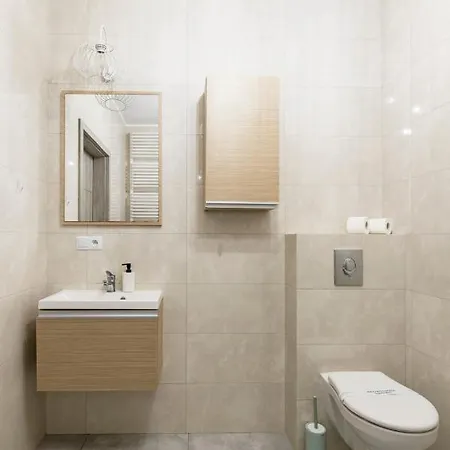 Stare Zoo Zajezdnia * Πόζναν