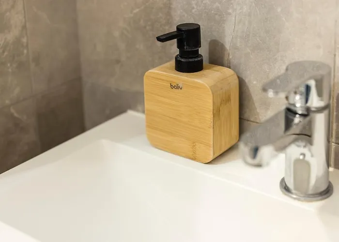 아파트 Stare Zoo Zajezdnia