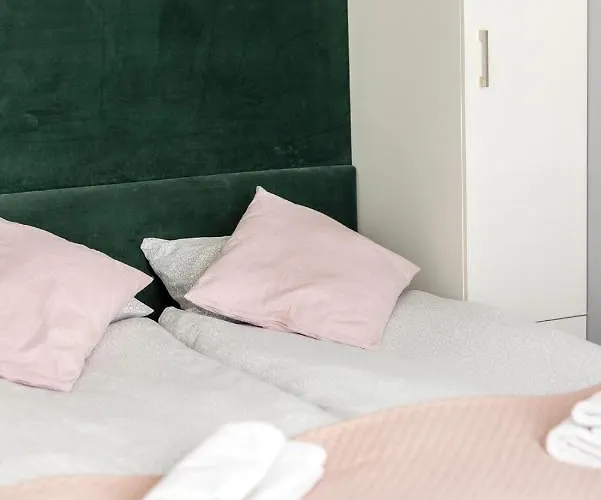 Stare Zoo Zajezdnia 포즈난