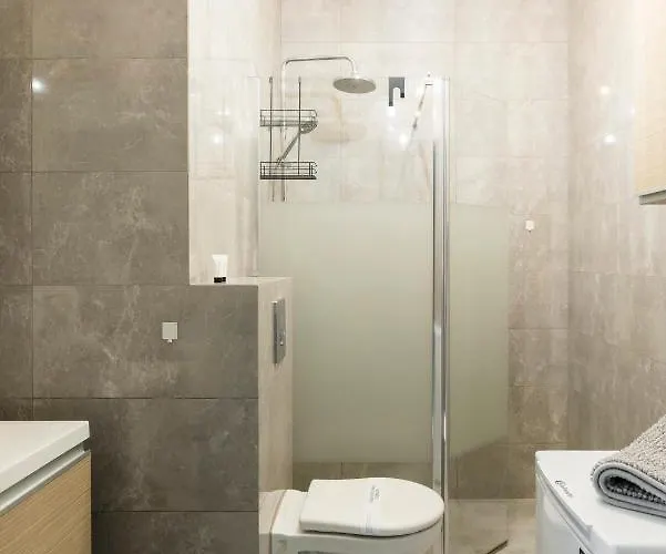 아파트 Stare Zoo Zajezdnia *