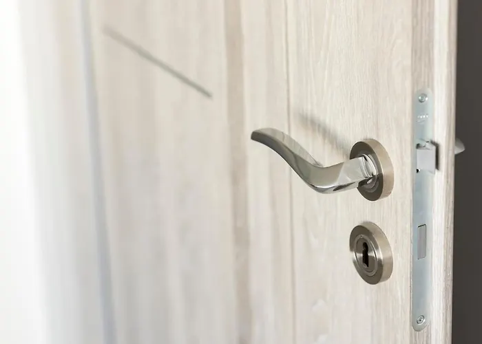 Stare Zoo Zajezdnia Apartment *